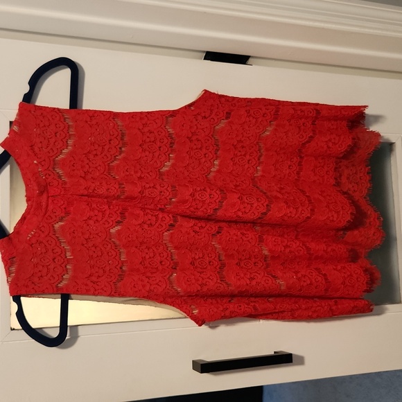 Red lace blouse - Picture 1 of 7